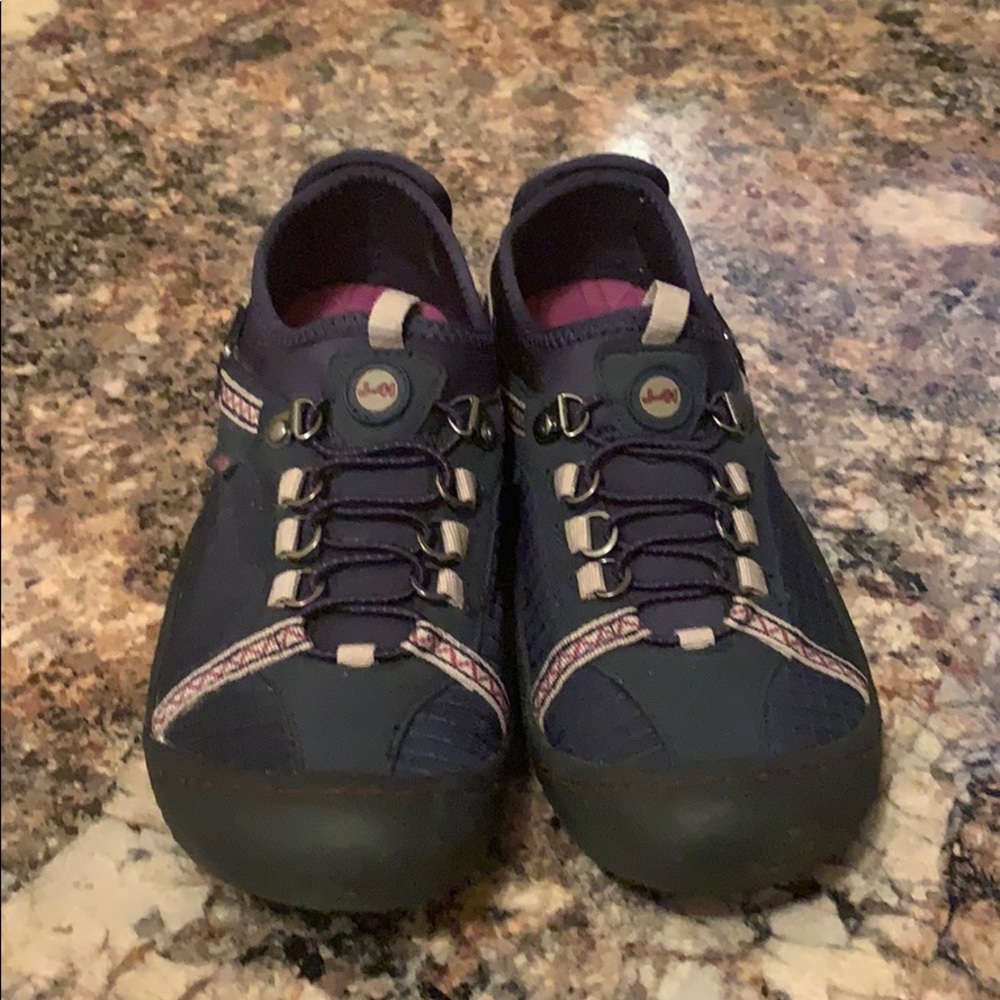 Jeep Women’s 6.5M Waterproof Trail Hiking Shoes